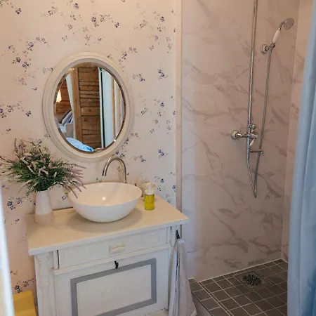 Cozy Summer Nest In The Center By The River بارنو